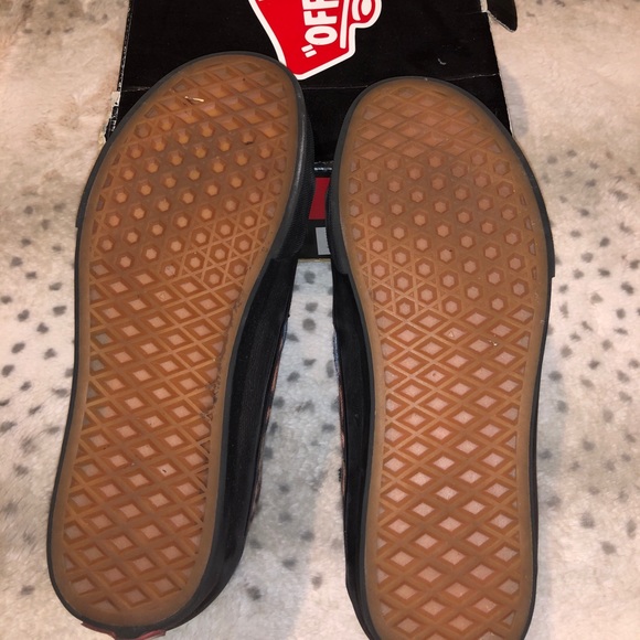 Vans - Picture 3 of 3